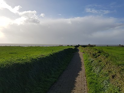 Hoe gaan naar Oude Mirdumer Klif met het openbaar vervoer - Over de plek