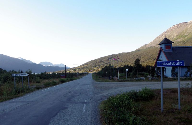 File:Outskirts of Lakselvbukt, with Lakselvbukt Church (2014).jpg