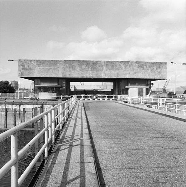 File:Overzicht pompgebouw - IJmuiden - 20119456 - RCE.jpg