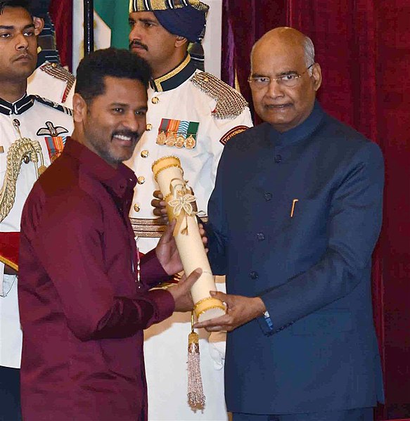 The President, Ram Nath Kovind presenting the Padma Shri Award to Prabhu Deva, at an Investiture Ceremony, at Rashtrapati Bhavan, in New Delhi on 11 M