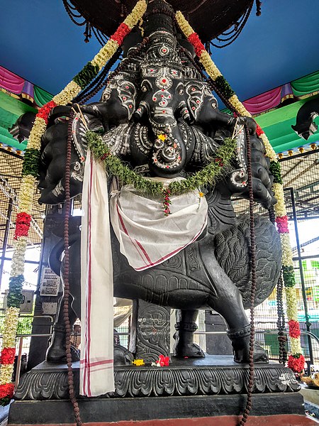 File:Panjamuga Vinayagar backside in Paramathi Velur 2020.jpg