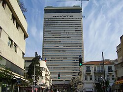 On 21 January, the Shalom Meir Tower officially opens, becoming the tallest building in the Middle East (standing at 142 m) PikiWiki Israel 8321 shalom meir towertel-aviv.jpg