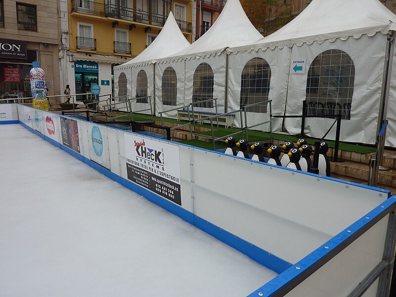 File:Pista de Patinaje - panoramio.jpg