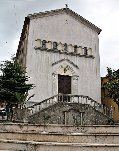 File:Pizzoni vv chiesa PD.jpg