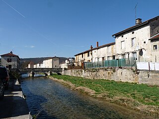 Poissons és un municipi francès, situat al departament de l'Alt Marne i a la regió del Gran Est. L'any 2007 tenia 732 habitants.
