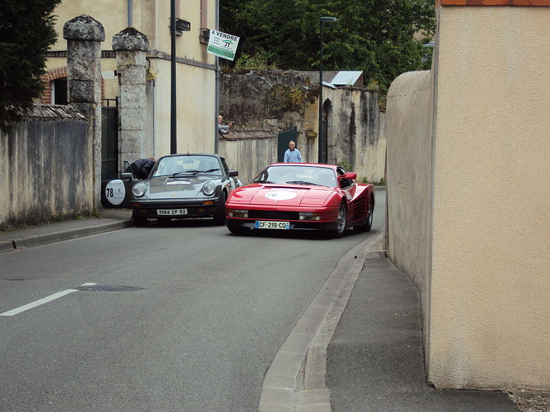 File:Porsche 911 SC Cabriolet (1988) - Ferrari Testarossa (1984) - Rallye des Princesses 2014.jpg