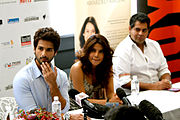 Actors Shahid Kapoor, Priyanka Chopra along with film producer Vicky Bahri at the press conference of Indian Film Festival Melbourne (14 June 2012)