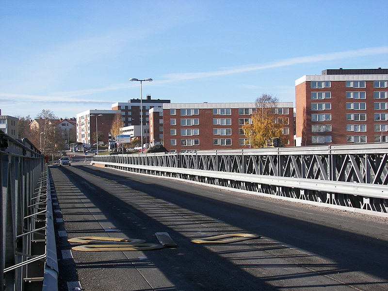 File:Provisoriska Skönsbergsbron under E4-bygget 02.jpg