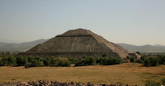 Left side view of the Pyramid of the Sun