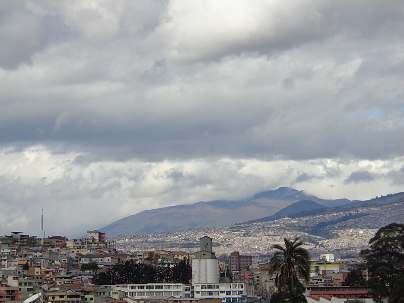 File:Quito. to the left of the El Panecillo, Ecuador, pic.a3a, looking to the South of the City, Quito.jpg