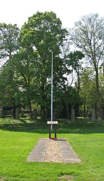 File:RAF Bexwell Victoria Cross Memorial - geograph.org.uk - 1262778.jpg