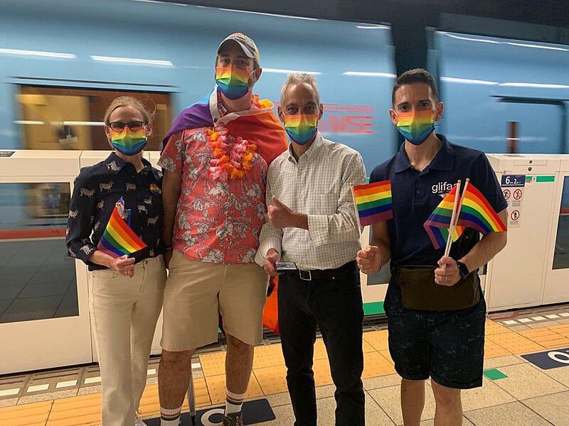 File:Rahm Emanuel with Pride marchers at Akasaka Station 2022-04-23 2.jpg