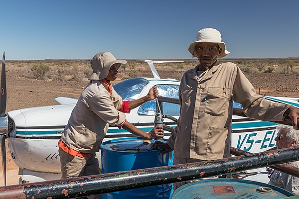 Refuelling an aircraft in the field at Simplon, Namibia (2018)