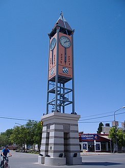 Cinquantesimo anniversario di Malargüe clock.jpg