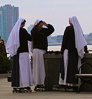 Rullskridskor nuns.jpg