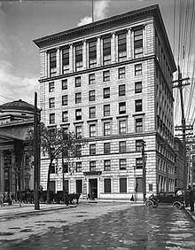 Royal Trust Building in Montreal Royal Trust building, St. James Street, Montreal, QC, 1915.jpg