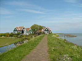 Rozewerf (met rechts in het Markermeer de ijsbrekers)