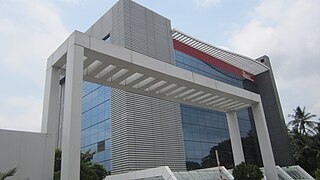 South Indian Bank Limited (SIB) is a major private sector bank headquartered at Thrissur in Kerala, India. South Indian Bank has 871 branches, 4 service branches, 53 extension counters and 20 Regional Offices spread across India. The bank has also set up more than 1,500 ATMs and 91 Cash Deposit Machines.