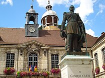 Salins-les-bains-statua.jpg