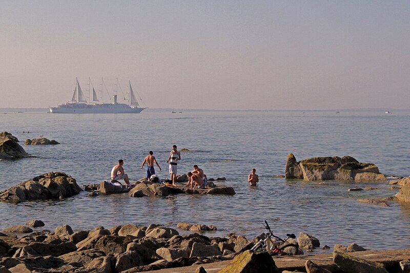 File:Sandycove, Summer 2013.jpg