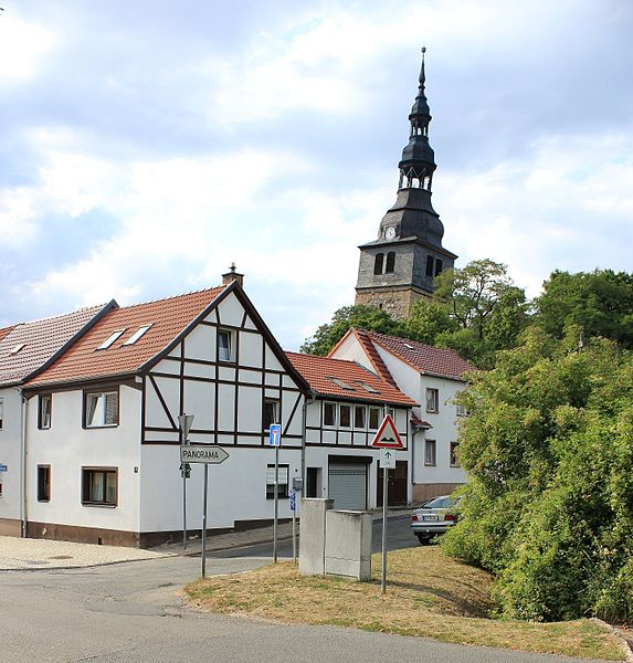 File:Schiefe Kirche in Bad Frankenhausen. IMG 7618WI.jpg