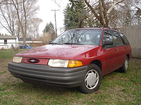 Tập tin:Second generation Ford Escort US.jpg