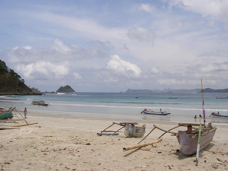 File:Selong Blanak plage 01.jpg