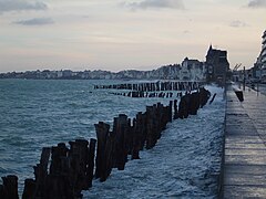 Chaussée du Sillon, Saint-Malo, par marée de fort coefficient