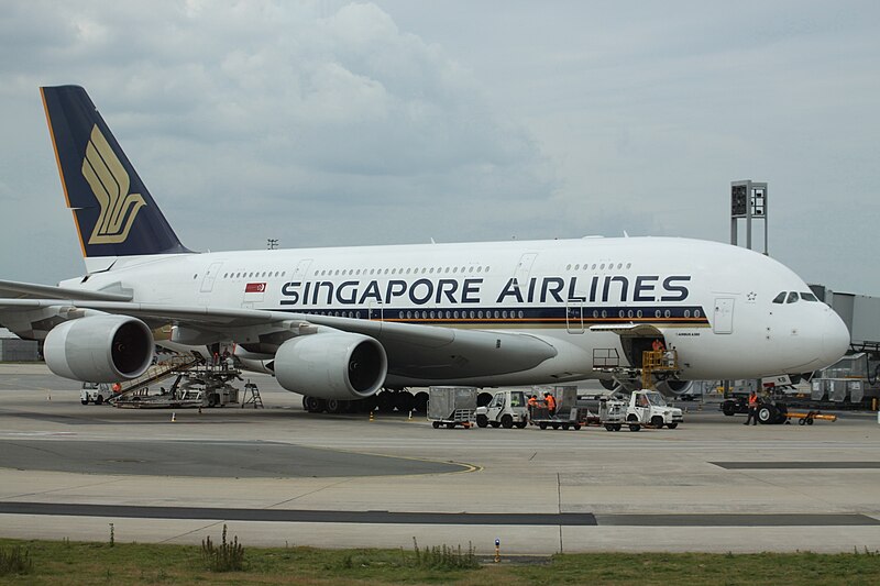 File:Singapore Airlines A380-841 (9V-SKB) at Paris-Charles de Gaulle Airport.jpg