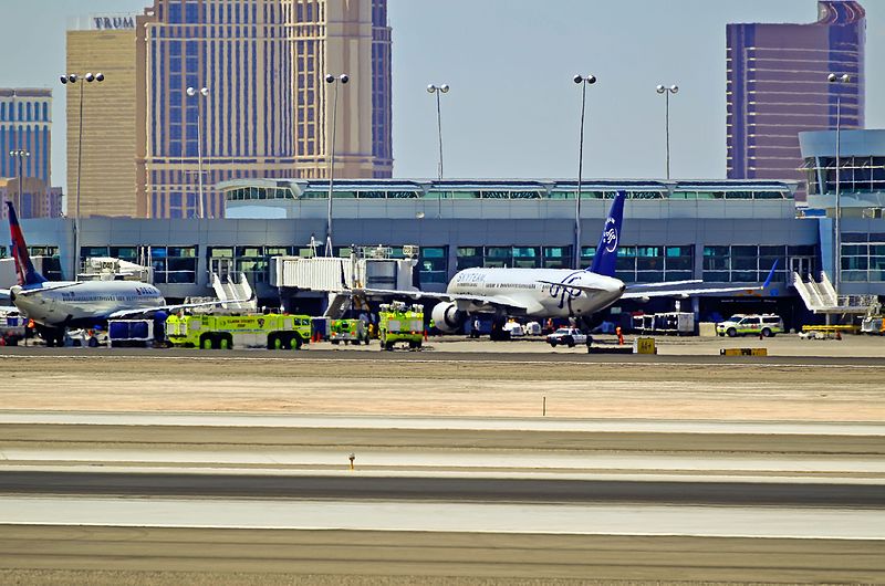 File:Skyteam Delta Air Lines Boeing 757-231 N722TW cn 29385 (5843684678) (2).jpg