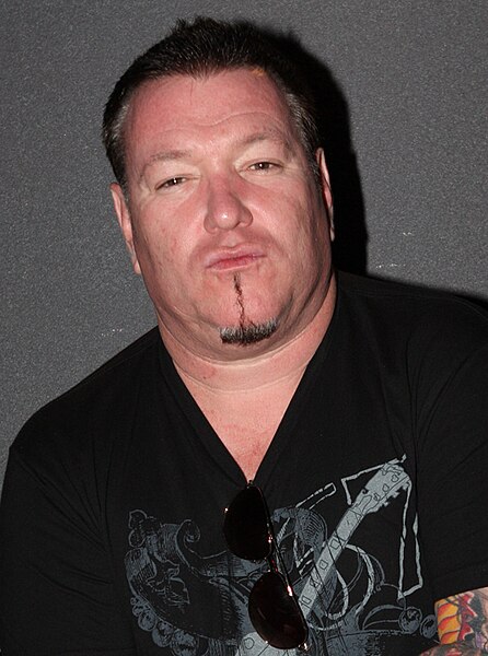 File:Smash Mouth - 8551835048 (cropped).jpg