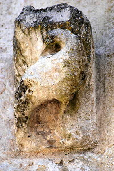 File:St Quentin de Baron Eglise St Quentin Modillons 1.JPG