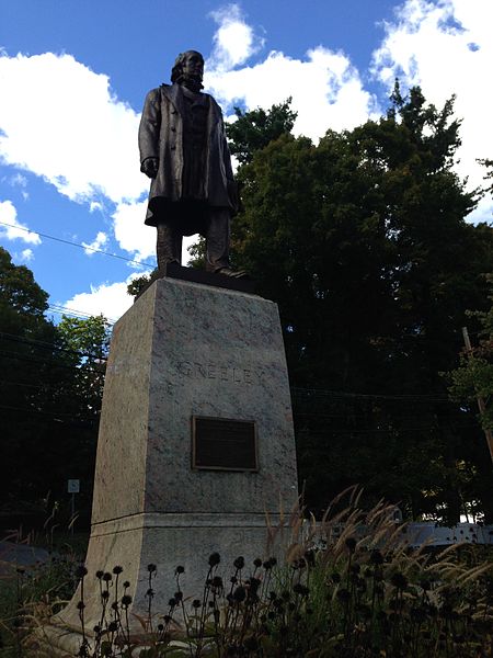 File:Statue of Horace Greeley.JPG