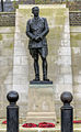 Статуя на граф Киченер, Лондон - closeup.jpg