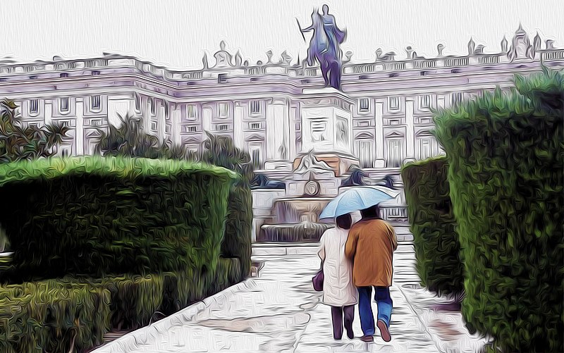 File:Tarde de lluvia en la Plaza de Oriente (22887714983).jpg