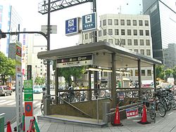 Tenjimbashisuji 6-chome Station 11-201106.jpg