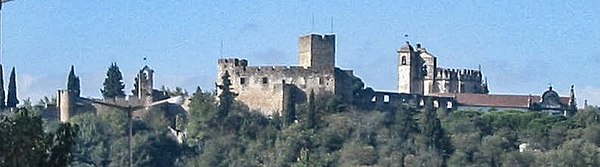 Panorama utvrde samostana u Tomaru