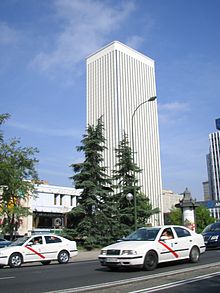 Torre Picasso desde el Paseo de la Castellana.pav.jpg