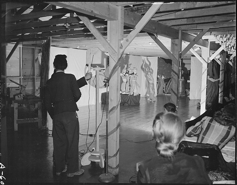 File:Tule Lake Relocation Center, Newell, California. "Cabaret Internationale" Evacuee show. - NARA - 536495.jpg