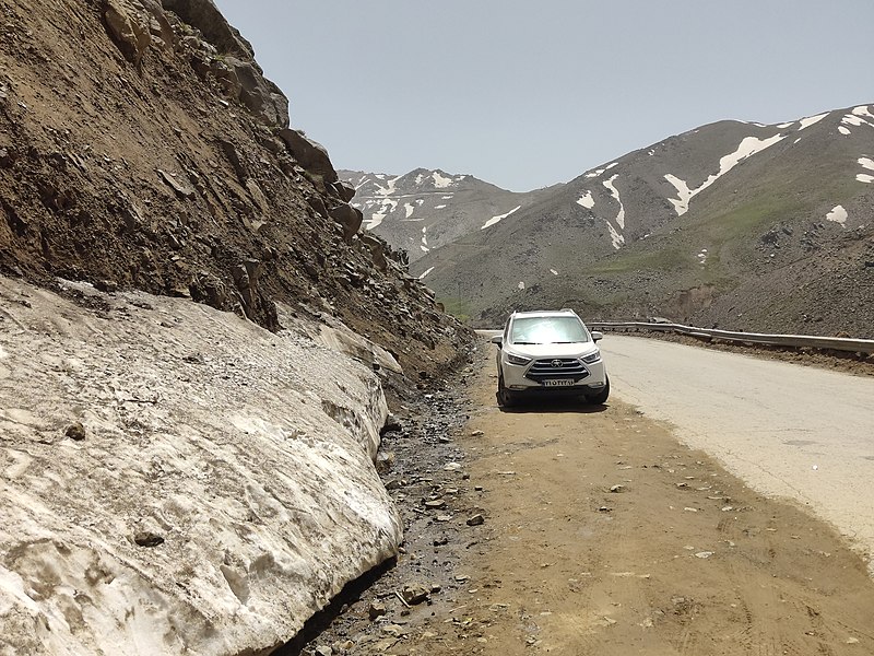 File:Tuyserkan-Ganjnameh Road (2022).jpg