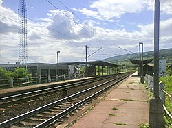 Železniční zastávka Bratislava-Vinohrady v roce 2007, koleje tratě Žilina – Bratislava hl. st.