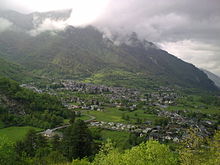 Un point de vue sur Laruns depuis la route vers Gourette vue 1.jpg