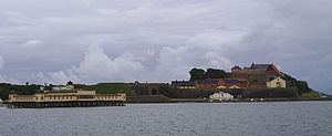 Varbergs fästning och kallbadhus.