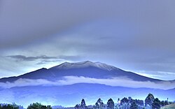 Pemandangan gunung berapi Purace