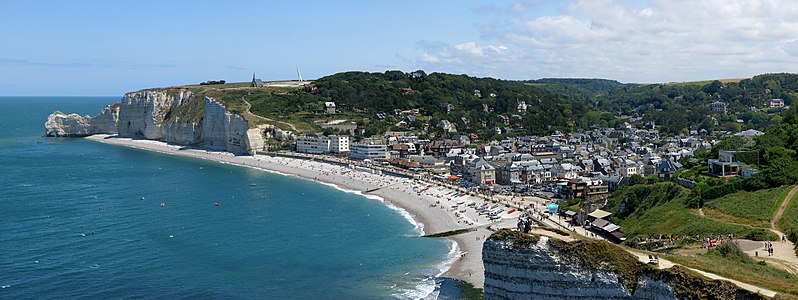 "Vue_d'Étretat.jpg" by User:Milseburg