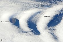 Formation de nuages en forme de vagues sous le vent, de l'Île aux Cochons.