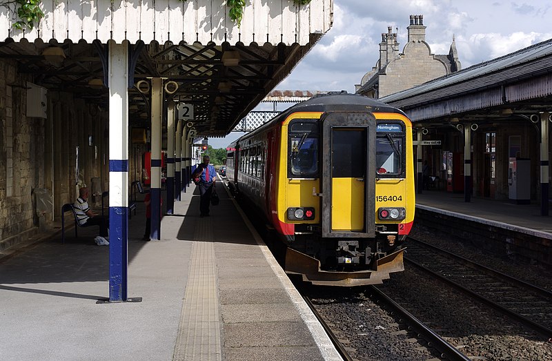 File:Worksop railway station MMB 17 156404.jpg