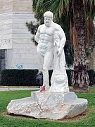 статуя Геракла
