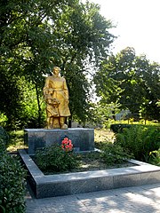 Братська могила радянських воїнів, с. Трудове, біля контори щебеневого заводу, Більмацький район, Запорізька обл.jpg