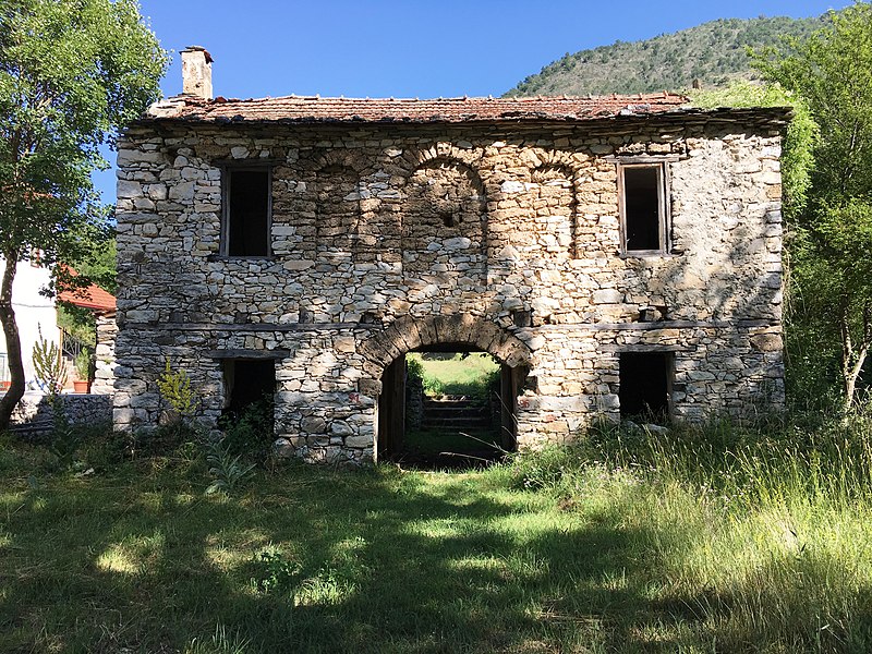 File:Традиционална куќа во населбата Долна Белица.jpg